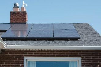 Panneaux solaires : comment choisir le bon modèle pour votre toiture ?