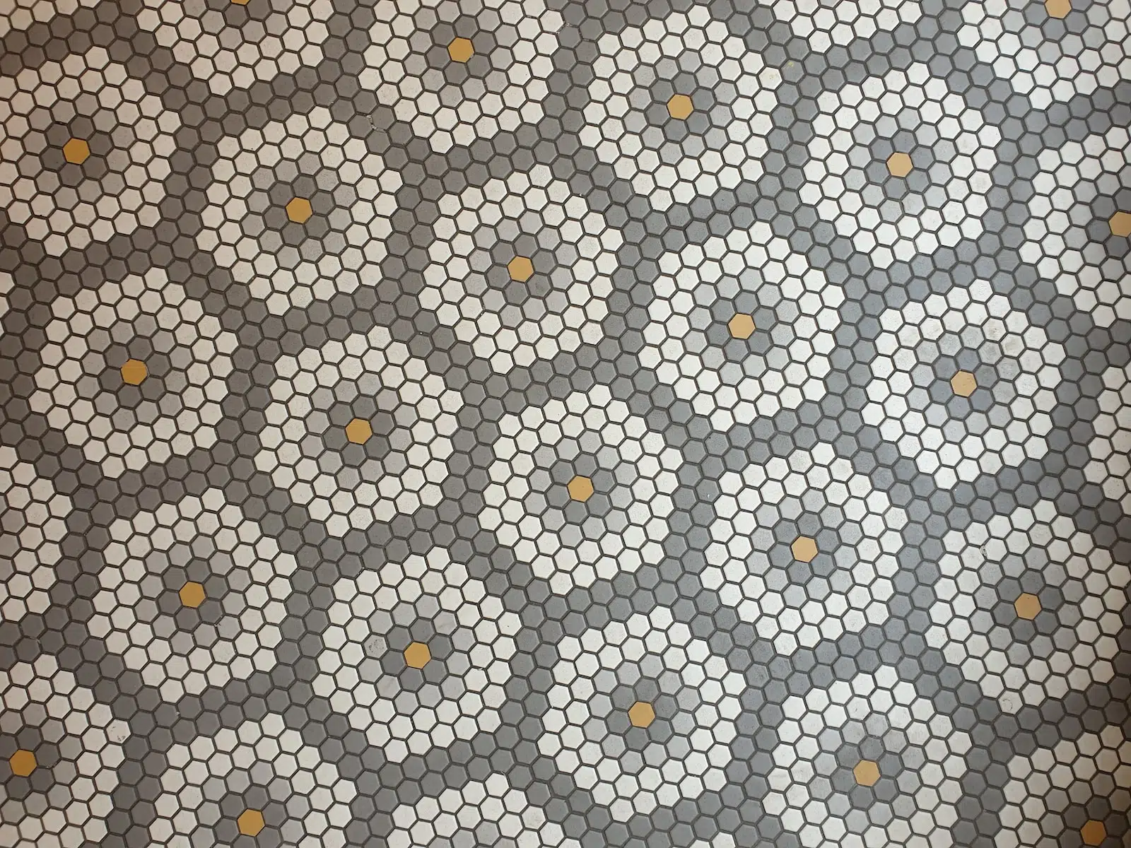 Prix de pose de carrelage : tarifs au m² des carreleurs